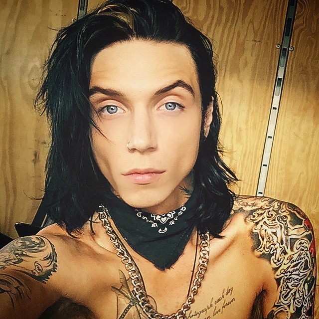 blackveilbrides:  Cleveland Ohio! Seeya at 6:40! This was the first city the “On