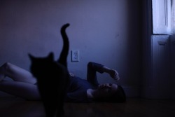 thelunartype:  A photo of me and squeak the cat by Rick Ochoa. 
