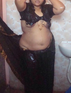 xprythmx:  Anupama Aunty kya baath hain, kabhi hamare saath bhi shower kiya karo… Body to Body rub karthay huvein…