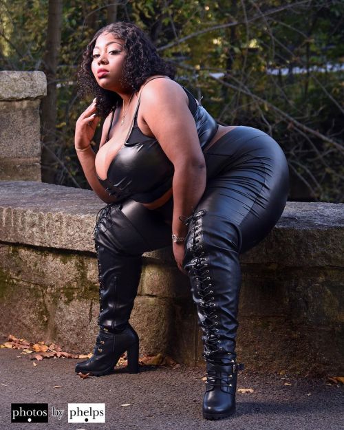 Had a quick reunion shoot with Bee @beau.tifullbee had to outrun the sunset and make it work with the location. She gave curvy energy and raw  sensuality . #plusmodel #blackmodel #bbwmodel #photosbyphelps #thick #thickthighssavelives #thyck #photoshoot