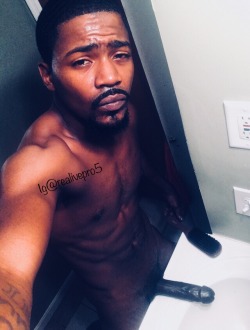 eastass36:  notice69:  thepurplesage93:  Don’t just scroll past👀reblog tho..💯 I accept all followers🤷🏾‍♂️ IG@realivepro5  Yes love that dark meat…  Drop your load in me  Mmm he is so hot