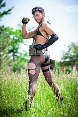 bikiniarmorbattledamage:  kylemistry:  More fun Quiet shots, this time from Colossalcon. All courtesy of the talented M1Photo, who you can find on Flickr or Facebook! The guy managed to make mid-day harsh sunlight work, and any photographer knows that’s