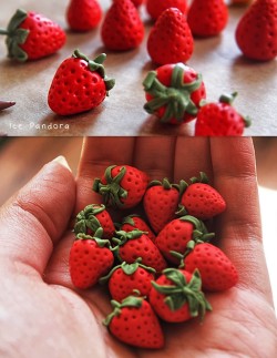 truebluemeandyou:  DIY Polymer Clay Strawberry Tutorial from Ice Pandora here. Bottom Photo: Unglazed strawberries by Ice Pandora. Reminder: Anything that touches polymer clay can never be used on or for food again. For my most popular Pinterest pin