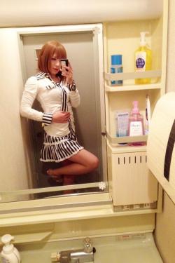 otokonoko-japanese-traps:  Thank god it’s Friday!! Gorgeous Japanese crossdresser Kuriko (くりこ) is getting ready to party. Luckily she was kind enough to share this beautiful selfie with all of us …