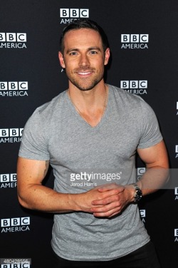 that1guyfromco:  Oh my God Dylan Bruce people