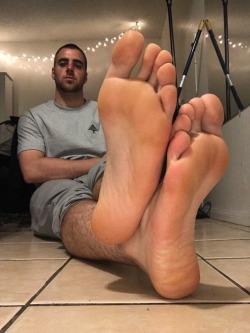 jsinger2011: dirtysocks009:  Before I go to sleep tonight, lick my feet clean since I didn’t have a chance to shower.  Fuck Yes Sir…..👃👅👃👅  Head to toe hot!