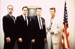 fuckingfreud:Miguel Ferrer, Kyle MacLachlan, David Lynch, David Bowie on the set of Twin Peaks: Fire Walk with Me.
