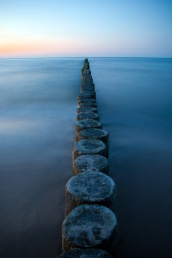 lvndscpe:  Groynes | by Andre Rau This photo as wallpaper on your smartphone? Get the app now!