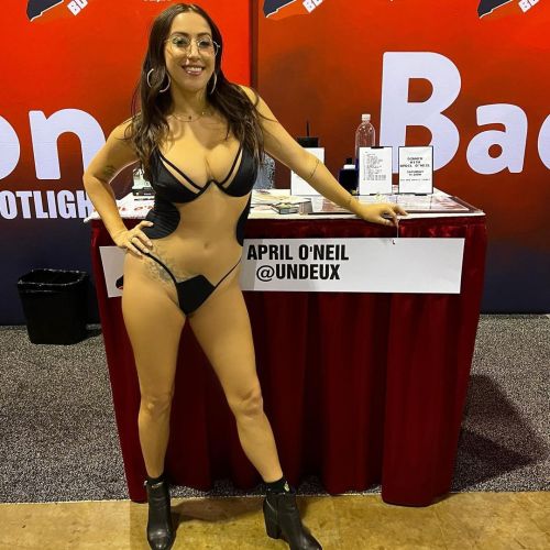 Day 2 of @exxxotica @baddragontoys booth was amazing! Thank you so much to everyone that came out to see me! See you tomorrow! ♥️♥️ (at Donald E. Stephens Convention Center) https://www.instagram.com/p/CdAAl2cOXAe/?igshid=NGJjMDIxMWI=