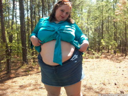 7yo1lo3:  ssbbweternally:  “BEWARE OF FATTY SIRENS IN THE FOREST”…   Mmmm  Sexy and gorgeous
