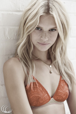 curvaciouscreaturescalledwomen:  #241 cccw: Fabulous Freckles ———————————♥ this post? There’s more!   Nadine Leopold