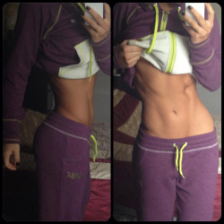 wordsmatty:  Killer abs and oh so sexy hip bones.  I&rsquo;m in love with her torso. Great abs and lovely hip bones!