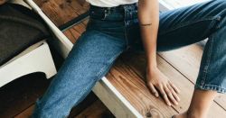 Just Pinned to Outfits with Denim Jeans that I really like:   http://ift.tt/2iX0Dc7 Please visit and follow my other Jeans-boards here: http://ift.tt/2dlnTBk