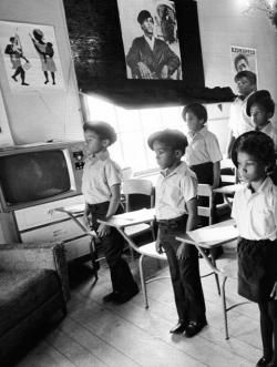 eu-si:  fuckyeahmarxismleninism:  Black Panther Party Liberation School in Oakland, California, 1968. Photo courtesy of Victor Houston   my children