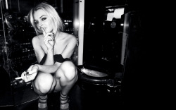 hotcelebshd:  More of her: Lindsay Lohan