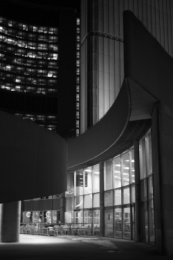 iversuslens:  Wrapping around, City Hall, Toronto, February 2014 © Kennet Schmitz 2014 