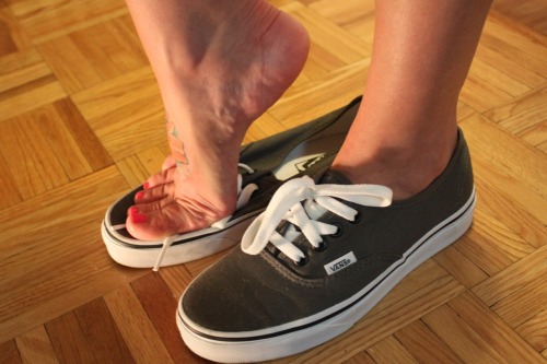 babydolls-feet:  Request:  Feet n sneakers  Follow »» http://babydolls-feet.tumblr.com/