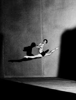 male-ballet:  Really, no strings. Try it.