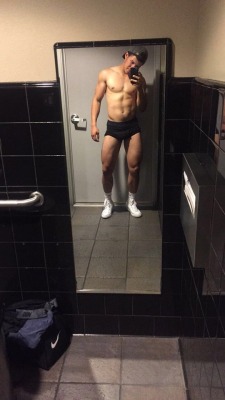 domscott02: how do you guys feel about leg day???
