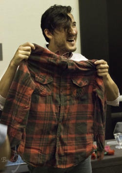 bristlee1:  The face of true happiness.Thanks to @simpleagle who gifted Mark with a new authentic flannel!PAX West 2017: Autograph session with Wade and Tylerplease do not edit or repost. Thank you