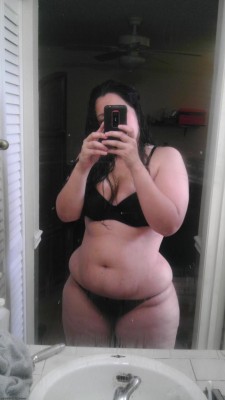 chubby-selfie-show:  Real name: Mary Married: No Pictures: 36 Naked pics: Yes Free sign-up: Yes Link to profile: HERE
