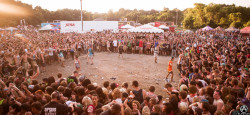 the-mad-professor:  nebulised:  Mosh pit at the Warped Tour 2013 by Adam Elmakias  YOU CAN HAVE A PIT THIS EMPTY WITHOUT A SINGLE PERSON ROWBOATING WTF #ROWBOATFORYOURLIFE2k14 