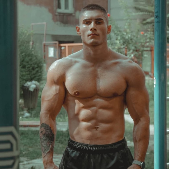 adamandstevewerehot:musclecorps:My neighbor was a marine. He was straight. He had a wife and two daughters. His daughters were nice. His wife was gorgeous. And he was a beast of a man. I always saw him working out in the garage, which he turned into a