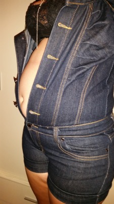 maxxy-b:Well… the button and the zipper couldn’t hold my fat belly any longer 😆