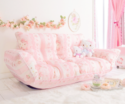 akaashie:  Hello Kitty Couch from kimmooo777Price: 躔 or ๦ for Six Months  
