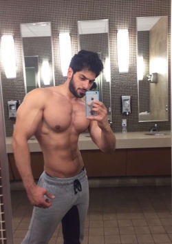 arabfitnessgods:  Meet your Arabian Dream Guy.  Captain Abood — Saudi Arabian Commercial Pilot. He’s just perfect: handsome, washboard abs, kind and very muscular.  I’ll post a photo where he is smiling, damn you’ll melt.  💯% Prime Arab Beef
