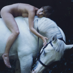 sendommager:Kate Moss on a White Horse as Lady Godiva, Highgate Cemetery, London 2001.photographed by Nan Goldin
