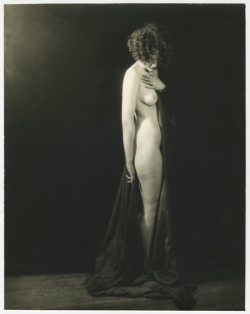   Alfred Cheney Johnston- Carolyn Nunder, a flapper Ziegfeld Follies girl, 1920s 