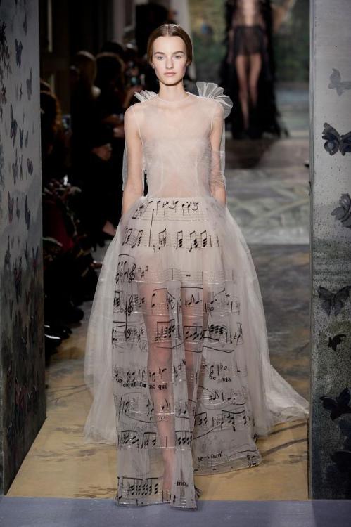 mulberry-cookies:  Valentino Spring 2014 Couture  Fashion Fact: The notes on this dress aren’t just for show,That is an actual Song embroidered onto the dress. 