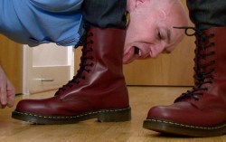 white slave licking its BBC masterâ€™s boots