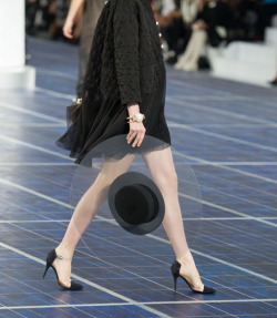  Détail du défilé Chanel printemps-été 2013 