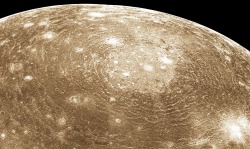 vethox:  wardens-oath:  something-in-the-way-she-knows:  hyvapaiva:  Jupiter’s moon, Callisto.  is no one going to explain what all the lights are  they’re impact craters! callisto is one of the most heavily cratered object in the solar system, and