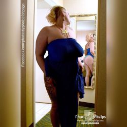 Dee Dee Lee @the_deedee_lee  it coming and and going. Using the mirror to make sure she&rsquo;s the center of attention  #fcup #allnatural  #ink #tattooed #thick #photooftheday #photosbyphelps #bbw #plus #volup2isdiversity #erotic #fetish #thighs  Photos