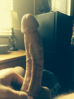 hungdudes:   allthingshottt submitted to hungdudes  Enjoy the view! ;) submit your picture to KIK: Hungdudes
