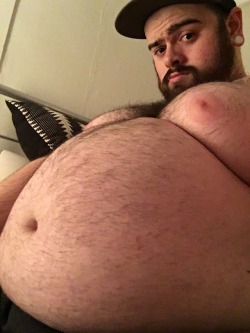 growingcubster:  Hella stuffed/filled.. time to sleep it all to my gut and start bigger and badder tomorrow 🐷🍩🍪 (320lbs)