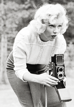 missmonroes:  Marilyn Monroe photographed by John Vachon, 1953 