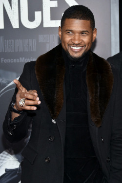 soph-okonedo:  Usher Raymond attends the “Fences” New York Screening at Frederick P. Rose Hall, Jazz at Lincoln Center on December 19, 2016 in New York City
