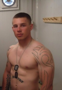 usarmytrooper:  Love this set…better with the buzz cut