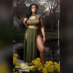 The infamous green dress is BACK!!!! London @mslondoncross working the long hair and showing off her Coke bottle figure  #blog #NYC #blackhairstyles  #magazine  #thick  #fit #fitness #fashion #Model  #baltimore #honormycurves #photosbyphelps #nyc #dmv