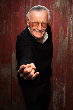 A Pókembe,r a Vasember, és még számos karakter édesapja, ma 94 éves lett!!Isten éltessen drága Stan Lee !! :) 
