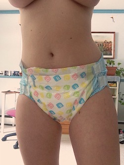 bbabybbear:This diaper could be a bit more snug 