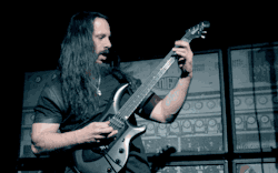 m-workshop:  John Petrucci with the Majesty.