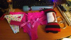 My early valentines day presents from Sir. Thinking I&rsquo;ll be getting kitty things to go with my bell thong. ;]