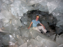 cinematech:  cinematech: the ultimate JO crystal if you JO in this cavern you start a resonance cascade 