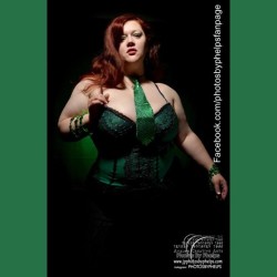 @photosbyphelps  presents  Kerry Stephens @karielynn221979 and her salute to St Patricks Day  #irish #jcup #redhead #lass #photosbyphelps #corset #curvy #plusfashion #honormycurves Photos By Phelps IG: @photosbyphelps I make pretty people&hellip;.Prettier