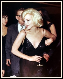 theswinginsixties:  Marilyn Monroe at the